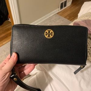 Tory Burch Zipper Wallet